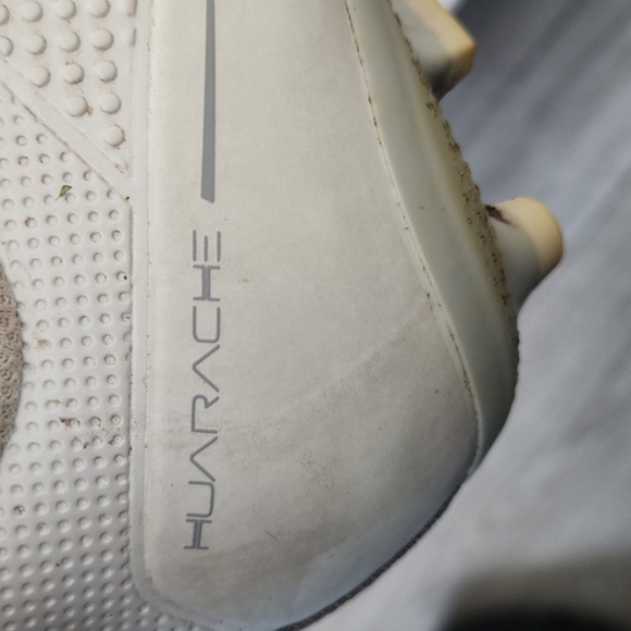 Nike Huarache Cleats - Picture 4 of 6
